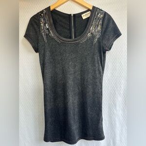 MM Unplugged by Miss Me Brand Embellished Tee in excellent condition